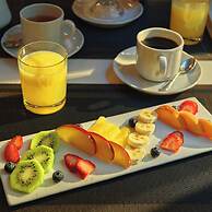 Miravida Soho Hotel & Wine Bar