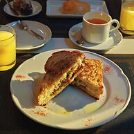 Miravida Soho Hotel & Wine Bar