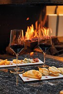 Miravida Soho Hotel & Wine Bar