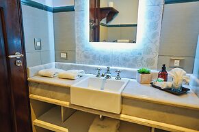 Miravida Soho Hotel & Wine Bar