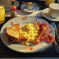 Miravida Soho Hotel & Wine Bar