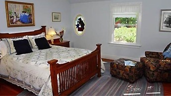 Bear Flag Inn