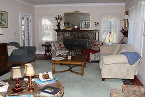 Bear Flag Inn
