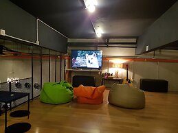 SKYPOD Hostel