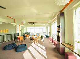 SKYPOD Hostel