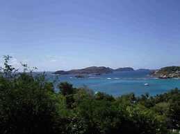 Island inn Apartments