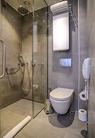 Tav Airport Hotel Izmir