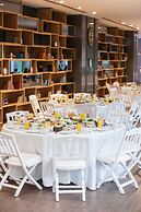 Tav Airport Hotel Izmir