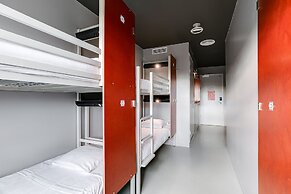 ClinkNOORD - Hostel
