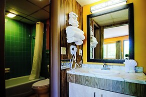 Tennessee Mountain Lodge Riverside by OYO