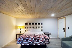 Tennessee Mountain Lodge Riverside by OYO