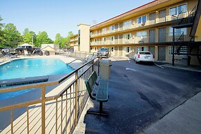 Tennessee Mountain Lodge Riverside by OYO