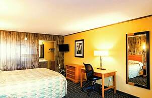 Tennessee Mountain Lodge Riverside by OYO