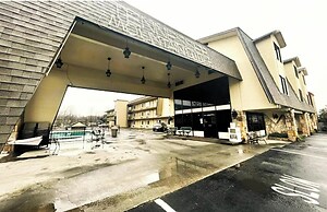 Tennessee Mountain Lodge Riverside by OYO