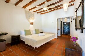 Beachfront Hotel La Palapa - Adults Only