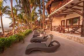 Beachfront Hotel La Palapa - Adults Only