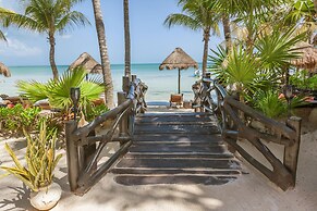 Beachfront Hotel La Palapa - Adults Only