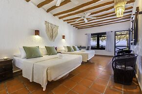 Beachfront Hotel La Palapa - Adults Only