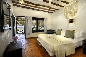 Beachfront Hotel La Palapa - Adults Only