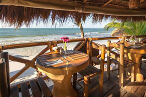 Beachfront Hotel La Palapa - Adults Only