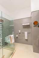 Hotel Ecce Inn & Spa