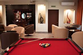 Hotel Ecce Inn & Spa