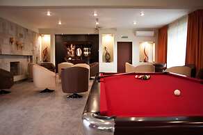 Hotel Ecce Inn & Spa