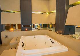 Hotel Ecce Inn & Spa