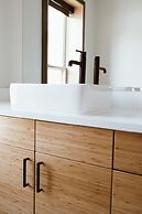 The Flying Steamshovel Inn