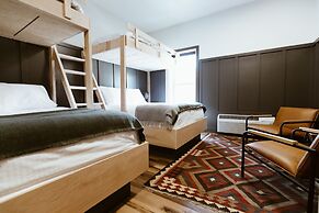 The Flying Steamshovel Inn