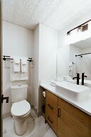 The Flying Steamshovel Inn