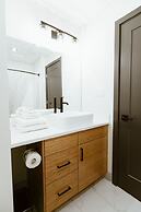 The Flying Steamshovel Inn