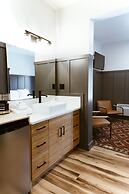 The Flying Steamshovel Inn