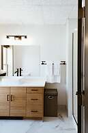 The Flying Steamshovel Inn