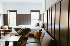 The Flying Steamshovel Inn