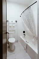 The Flying Steamshovel Inn