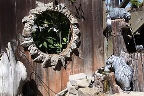 The Woods Hotel - Gay LGBTQ Cabins