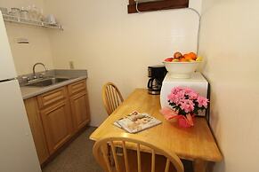 The Woods Hotel - Gay LGBTQ Cabins