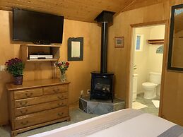 The Woods Hotel - Gay LGBTQ Cabins