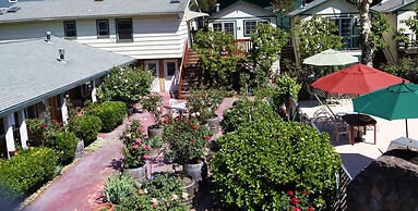 The Woods Hotel - Gay LGBTQ Cabins