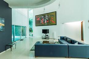 White House by Vimex