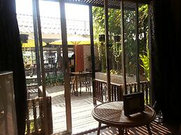Sirikamsan House