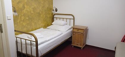 Hotel U Zlateho Jelena