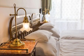 Hotel U Zlateho Jelena