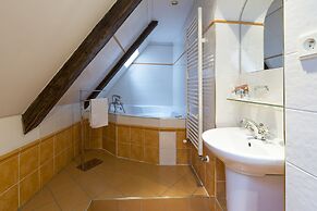 Hotel U Zlateho Jelena