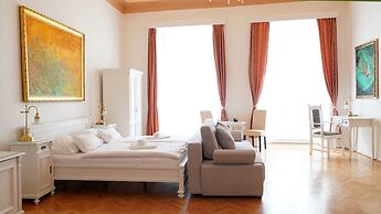 Hotel U Zlateho Jelena