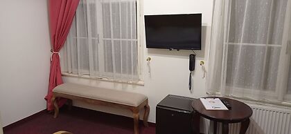 Hotel U Zlateho Jelena