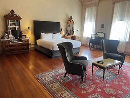 Hotel On North