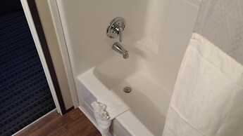 Instalodge Hotel And Suites