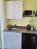 The Port-O-Call Inn & Suites